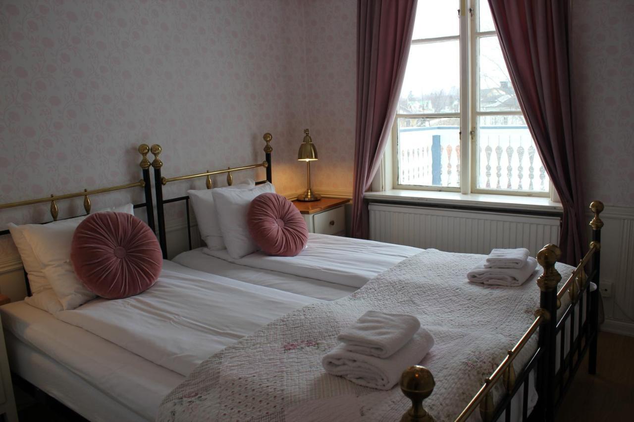 Hotel Pensionat Granparken Norrtälje Eksteriør billede